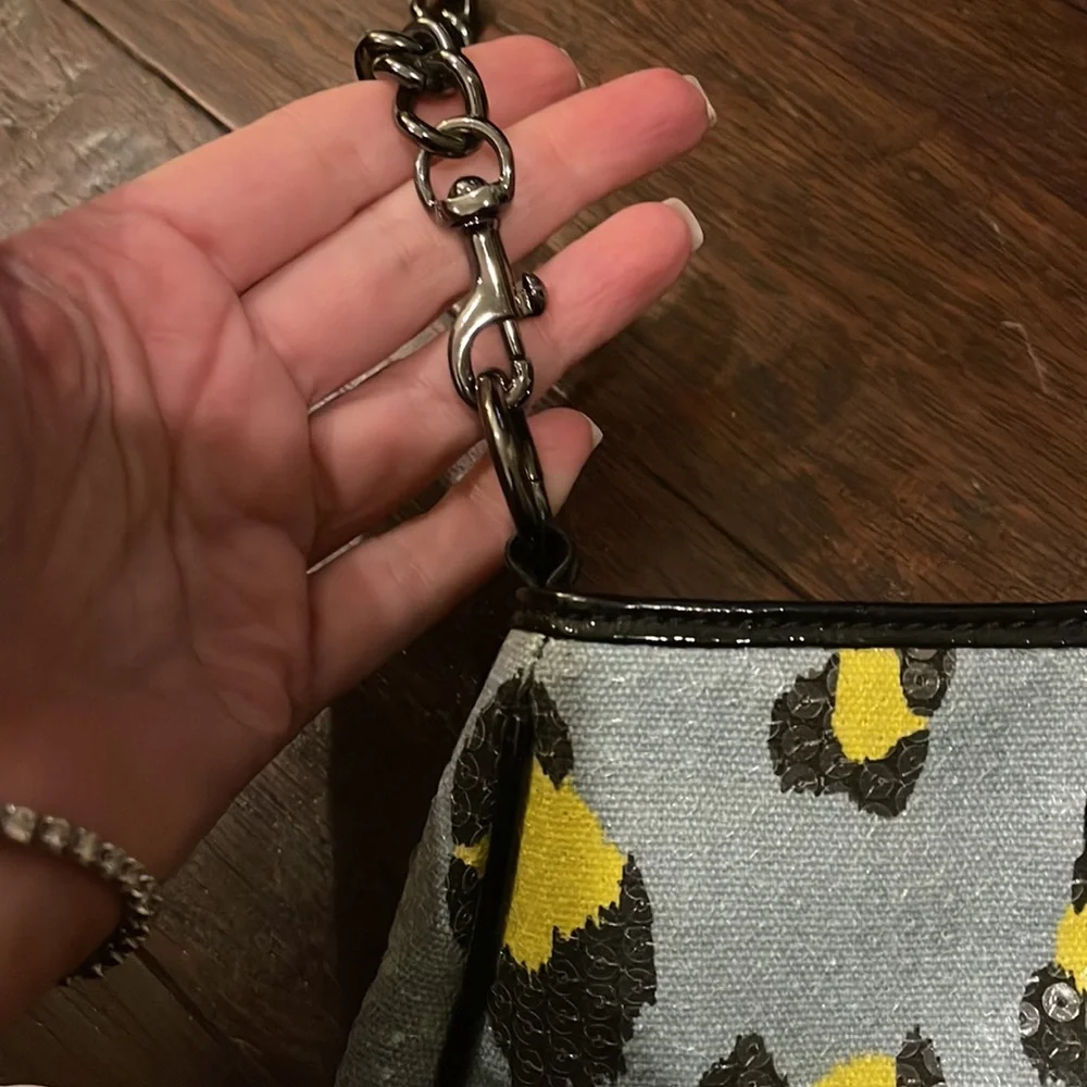 Gorgeous Betsey Johnson Sky Blue / Pale Yellow Sequined Bag - Picture 9 of 12